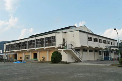 都幾川中学校体育館外観