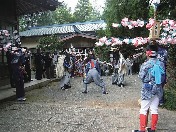 萩日吉神社付属上サ地区ささら獅子舞